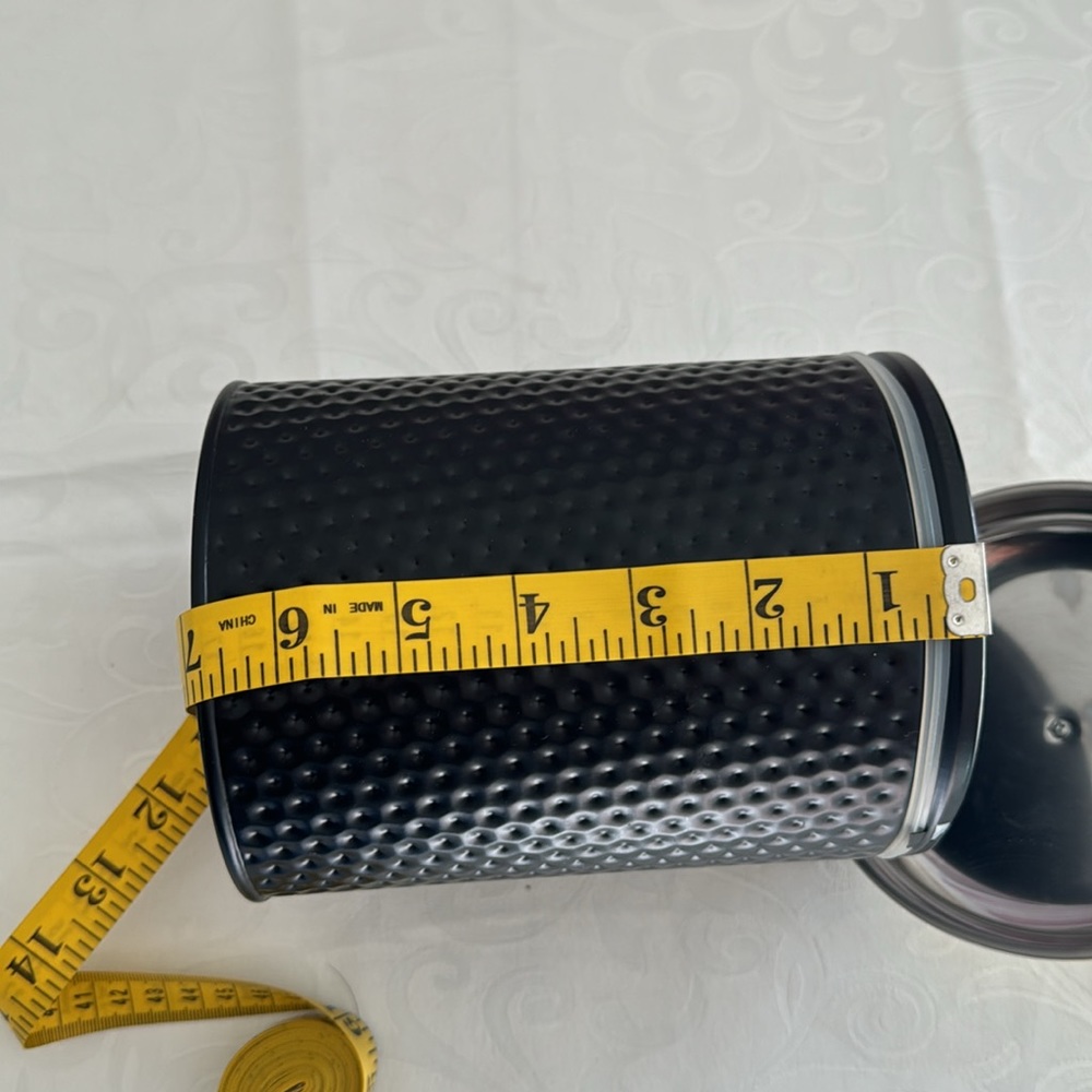 🌟3/$15🌟 Dog Treat Tin Canister. - Picture 4 of 7